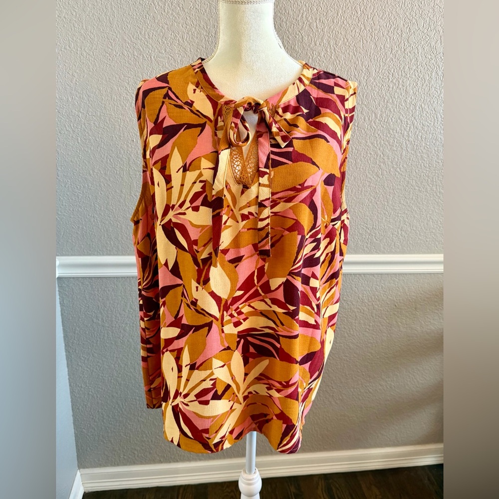 Brina & Em Tropical Leaf Top 2X Sleeveless Lace Boho Tie Neck Keyhole Flowy